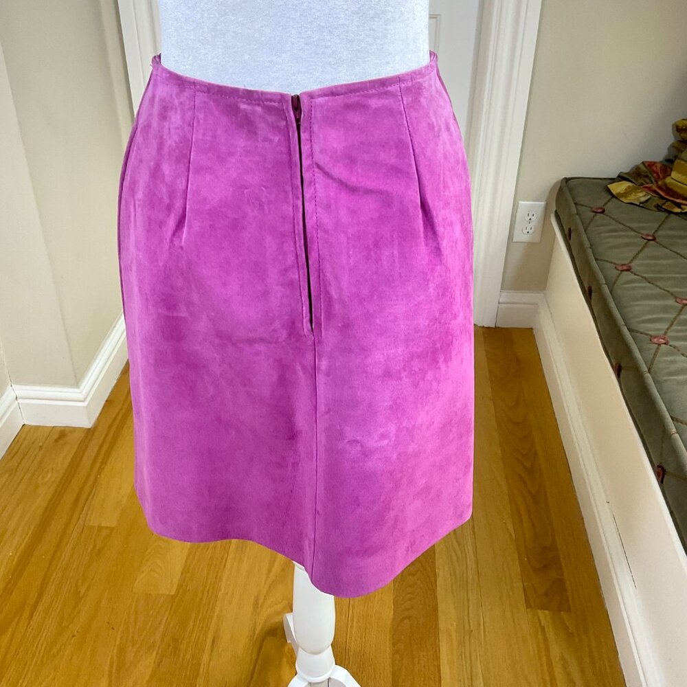 Danier Skirt Suede Leather Short in Pink Purple (6) - Picture 5 of 10
